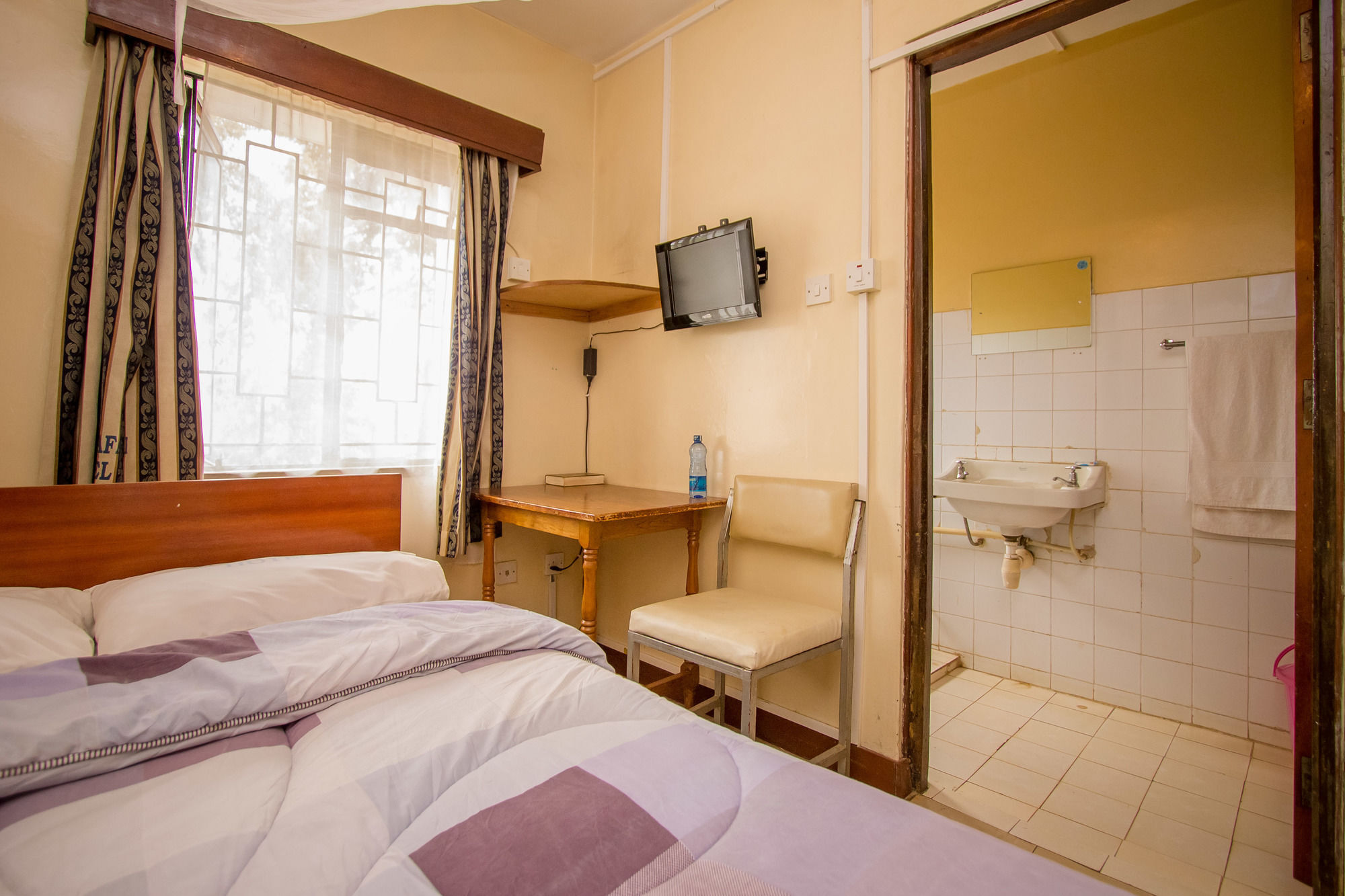 Meru Safari Hotel Экстерьер фото