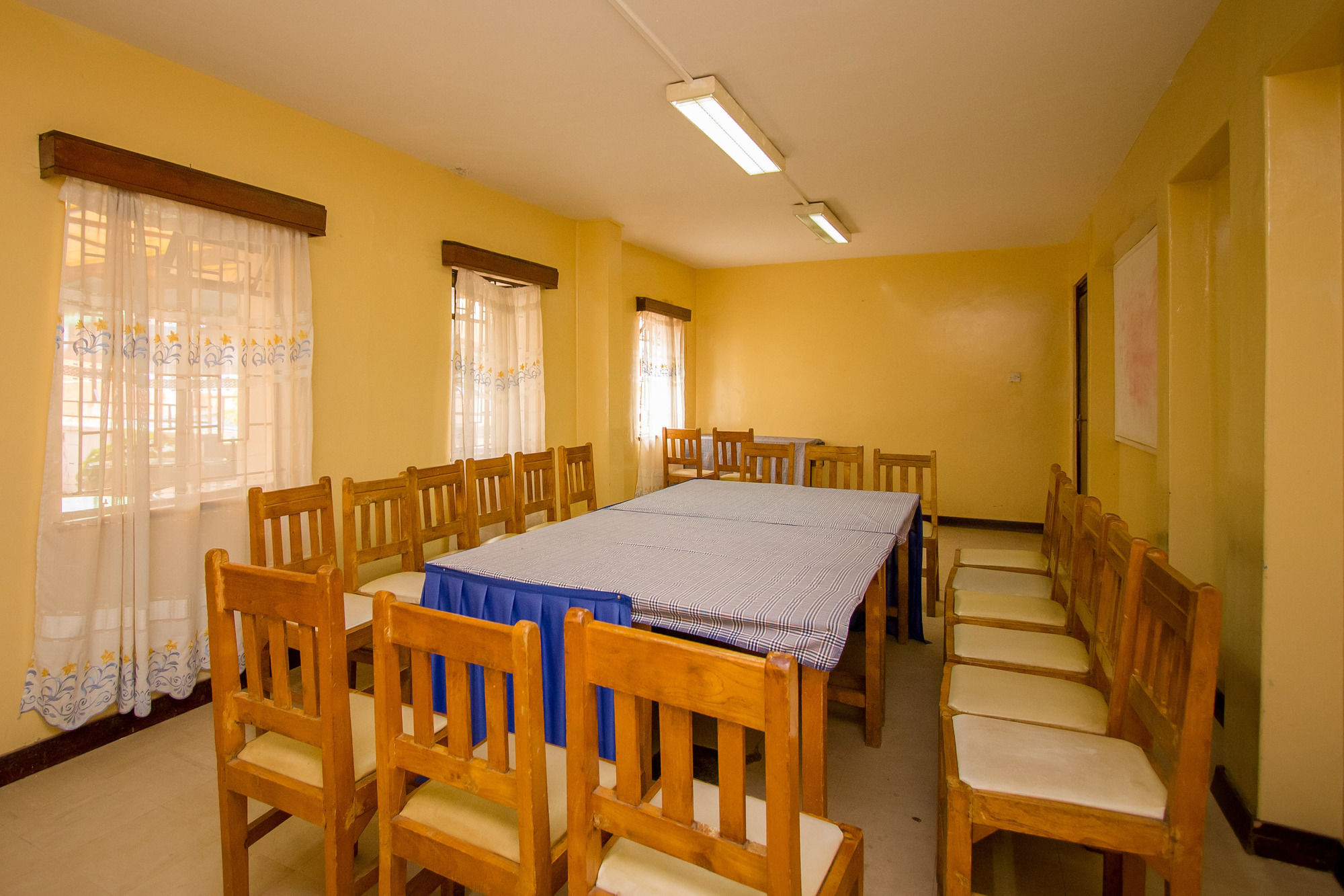 Meru Safari Hotel Экстерьер фото