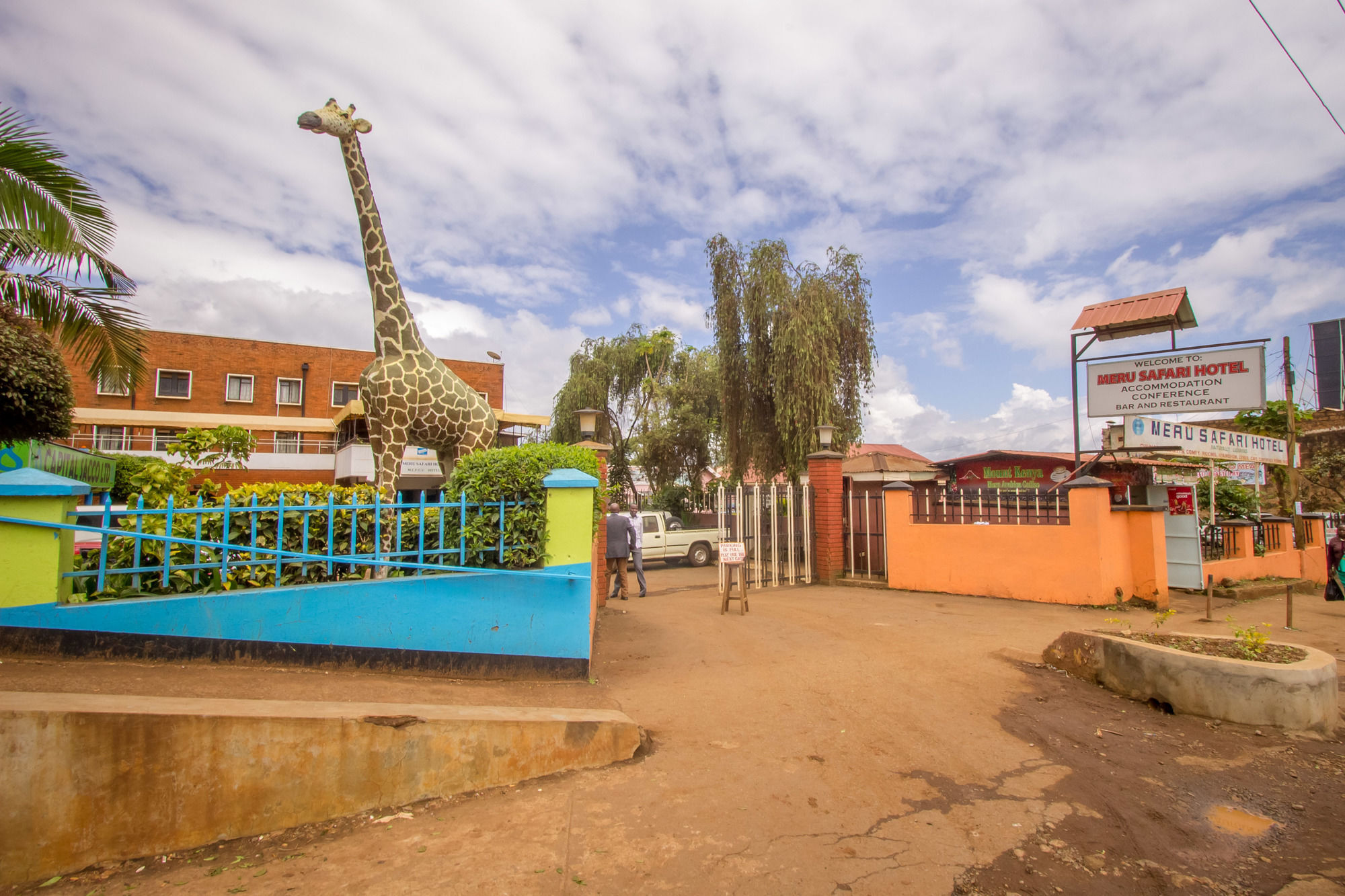 Meru Safari Hotel Экстерьер фото