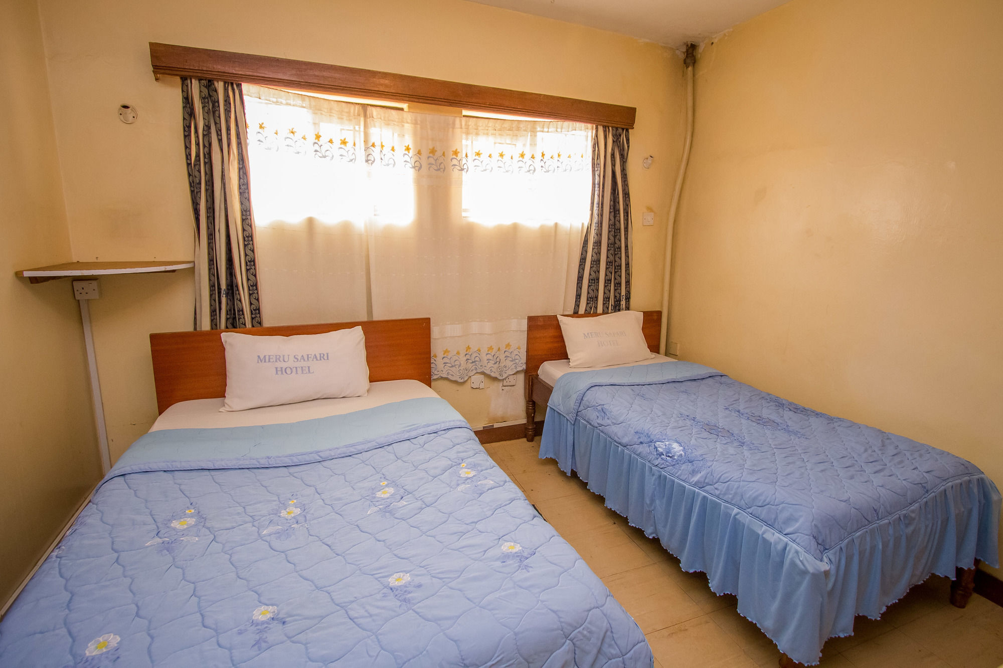 Meru Safari Hotel Экстерьер фото